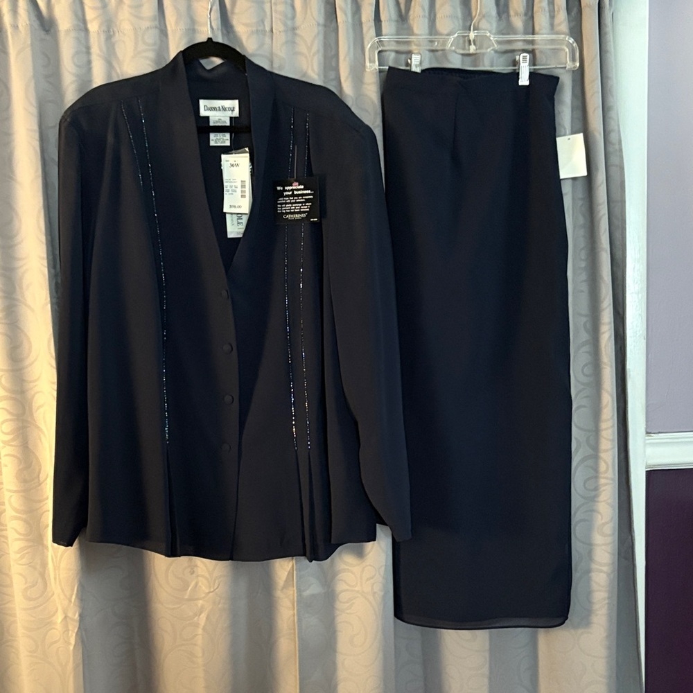 Elegant Navy Suit Ensemble